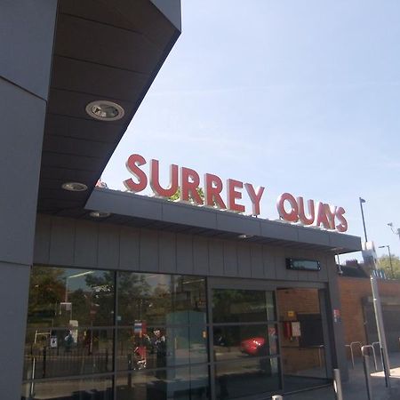 Surrey Quays Studio Лондон Стая снимка