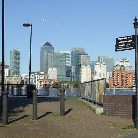Surrey Quays Studio Лондон Екстериор снимка